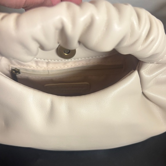 The Drop Cream Shoulder Bag - Picture 4 of 5